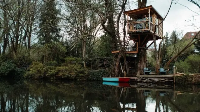 Ilustrasi Model Rumah Pohon dari Bambu (Photo by Qing Zhang @ qinger_zhang on Unsplash)