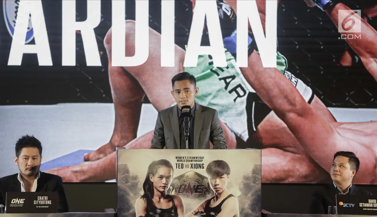 Atlet Martial Art Indonesia Stefer Rahardian saat konferensi pers ONE: Kings of Courage di Jakarta, Kamis (18/1). Pertandingan ini akan menampilkan para atlet bela diri campuran terbaik di Asia dan para juara dunia. (Liputan6.com/Faizal Fanani)