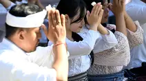 Khidmat, Perayaan Galungan di Bali