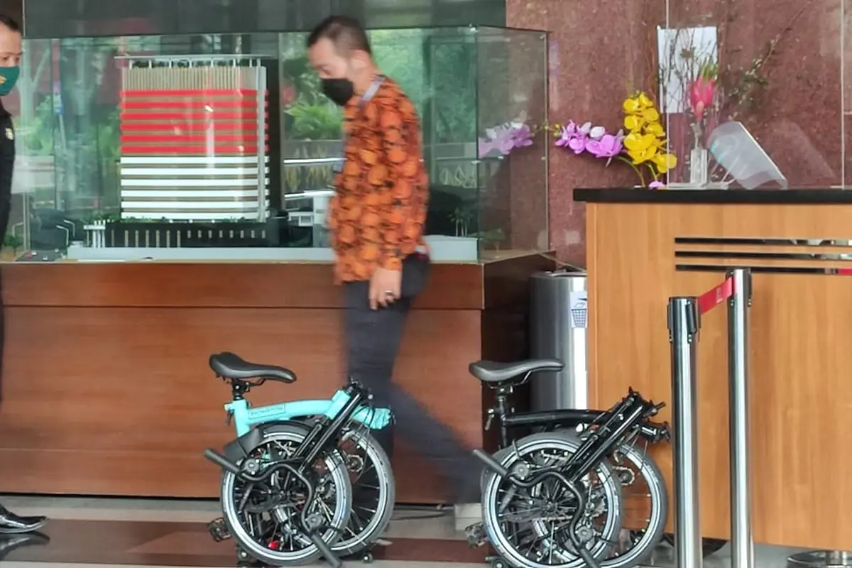 2 Sepeda Brompton Diserahkan Operator Politikus PDIP Ihsan Yunus ke KPK