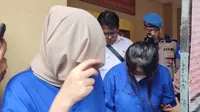 Polisi menangkap 2 Selebgram Kota Bogor lantaran mempromosikan situs judi online. (Liputan6.com/Achmad Sudarno).