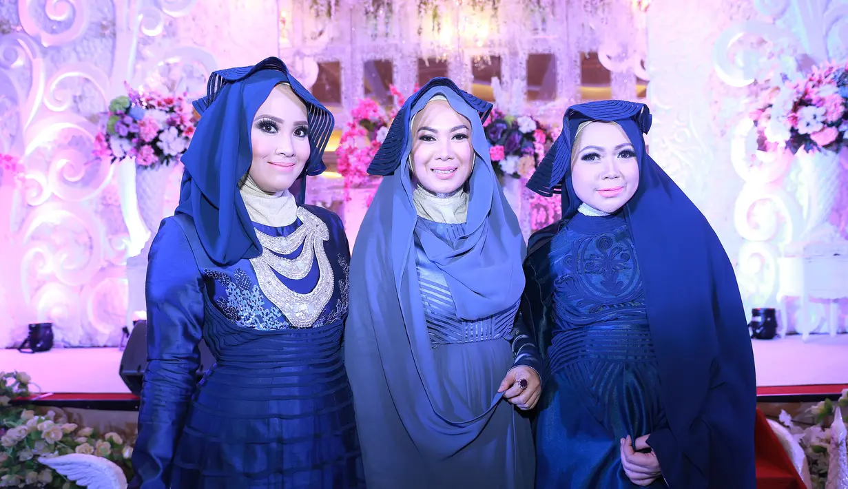 Perbedaan yang ada yaitu semua ritual yang dilakukan lebih condong ke agama. Elma dan rekan-rekan fokus mengedepankan nilai Islami, mulai dari akad nikah, foto preweding mengedepankan nilai Islami. (Galih W. Satria/Bintang.com)