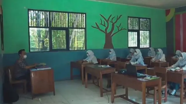 Menengok Sekolah yang Dibangun Cinta Laura di Kaki Gunung Salak Bogor