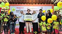 Seremoni penyerahan bantuan dari Sido Muncul untuk anak suspect di Agrowisata pabrik Sido Muncul, Klepu, Kecamatan Bergas, Kabupaten Semarang, Rabu, 8 Oktober 2025.