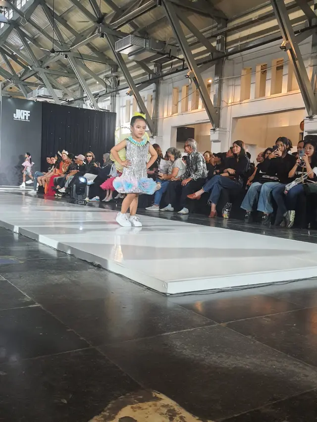 Salah satu koleksi Cotton Candy dari desainer Dwi Purwati dan Aisyah Hesti. (Foto: Dok. Istimewa)