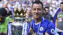 John Terry. Bek asal Inggris ini menjadi salah satu legenda Chelsea atas loyalitasnya selama 19 musim memperkuat Chelsea, mulai 1998/1999 hingga 2016/2017. Kepemimpinannya yang elegan mampu dilengkapi dengan ketajamannya yang mampu mencetak 67 gol dalam 713 laga. (Foto: AFP/Ben Stansall)