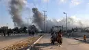 Sementara itu, menurut Kementerian Kesehatan Gaza bahwa invasi militer Israel di Gaza sejak 7 Oktober 2023 silam telah menewaskan sedikitnya 56.077 orang dan melukai 131.848 lainnya. (Eyad BABA/AFP)