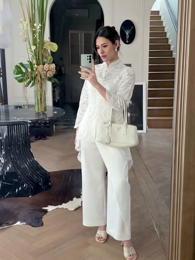 OOTD Raisa Rayakan Lebaran Tanpa Ibunda dan Hamish Daud. [@raisa6690]