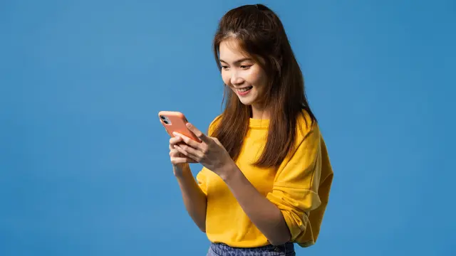 Ilustrasi Mengakses Sosial Media