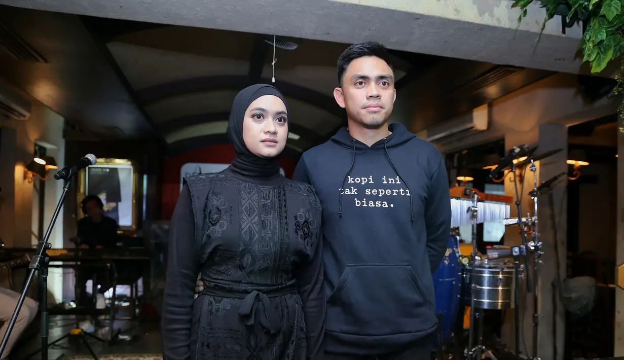 Ayudia Bing Slamet dan Ditto Percussion