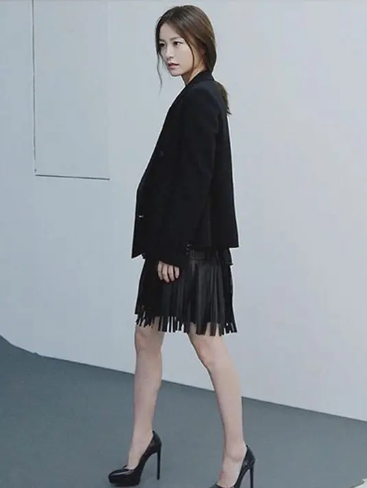 Meski tak hadir di ajang bergengsi itu, namun aktris cantik Jung Yoo Mi berhasil mendapatkan piala sebagai aktris terbaik 2016 di serial drama ‘Six Flying Dragons’. (Instagram/Jungyoomi)