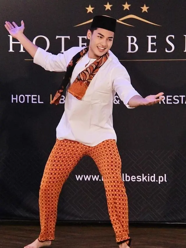 Raih 1st Runner-Up, Ini 10 Potret Matthew Gilbert di Ajang Mister Supranational 2022
