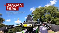 Berita video POV (Point of View) rider Australia di atas motocross saat melakukan aksi double backflip.
