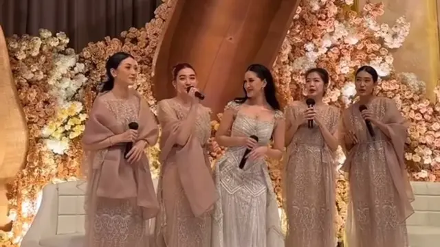 Pesona Elma Agustin ex Girlband Princess saat Menikah. [@elmaaa_e]