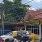 Polsek Tenayan Raya Pekanbaru yang menjadi lokasi tahanan kabur pada Kamis dini hari. (Liputan6.com/M Syukur)