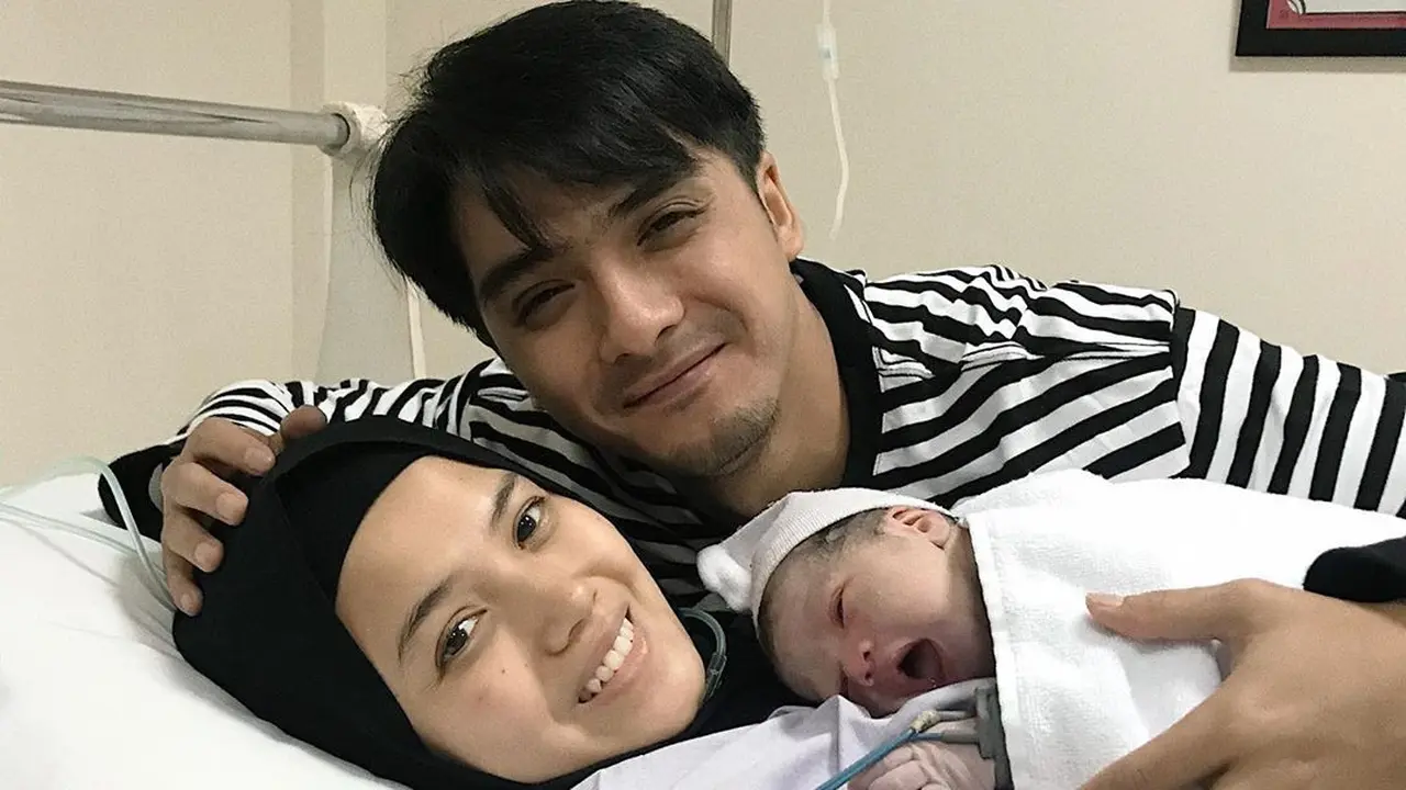 [Fimela] Keluarga Ricky Harun