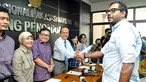 KontraS mendatangi Komnas HAM terkait penangkapan secara sewenang-wenang terhadap Bambang Widjajanto, Jakarta, Senin (26/1/2015). (Liputan6.com/Panji Diksana)
