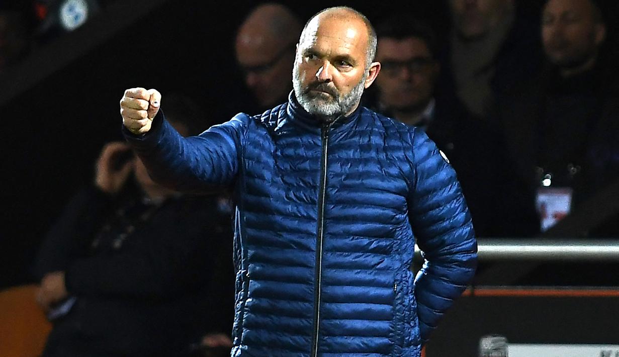 Pascal Dupraz yang menjadi pelatih Saint-Etienne musim 2021/2022, dilaporkan pernah meminta para pemain muslimnya untuk tidak berpuasa selama bulan Ramadan menyusul kekalahan yang mereka alami di Ligue 1 2021/2022 dengan skor 6-2. (AFP/Fred Tanneau)