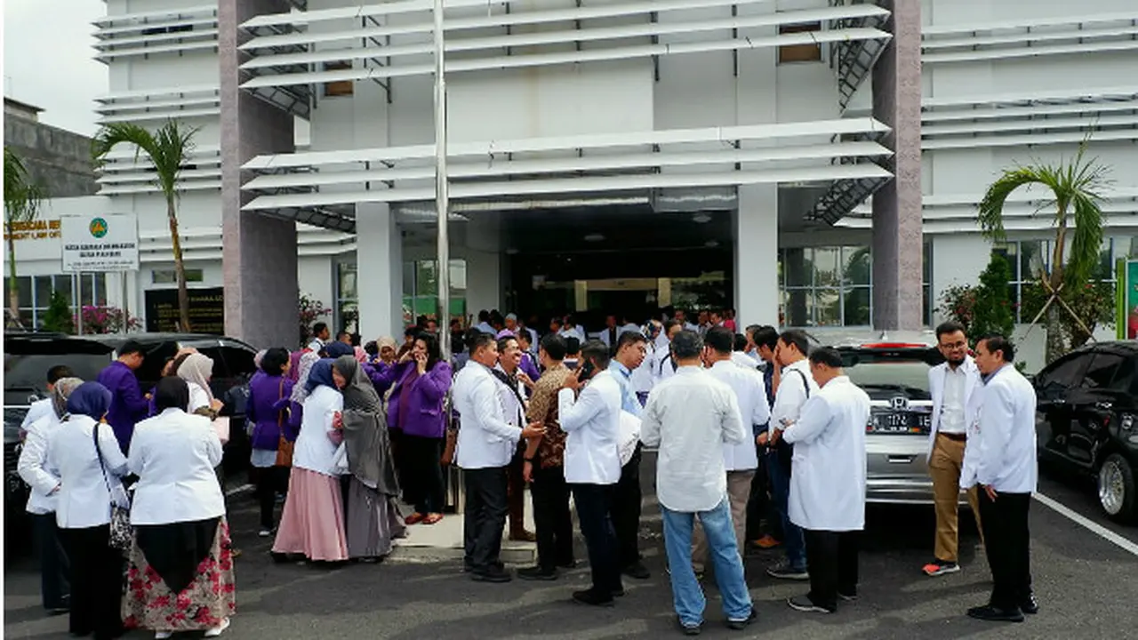 Polemik Penahanan 3 Dokter Bedah RSUD Arifin Achmad Pekanbaru terkait Korupsi Alkes