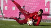 Barcelona Gaet Kiper Remaja Montenegro
