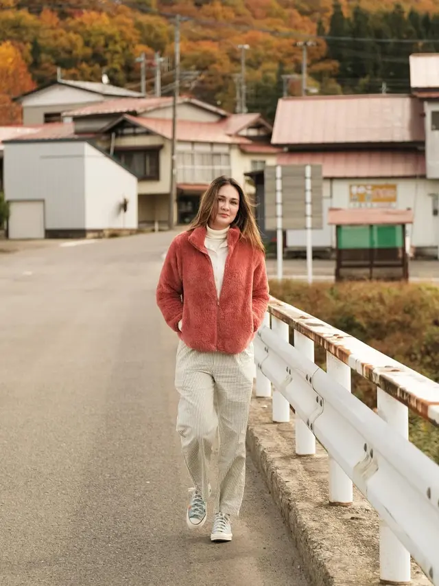 Model Gaya Casual ala Luna Maya yang Cocok untuk Usia 40an/Instagram @lunamaya