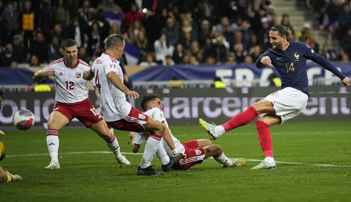 Prancis secara mengejutkan sukses mengandaskan perlawanan Gibraltar dengan skor 14-0 tanpa balas. (AP Photo/Daniel Cole)