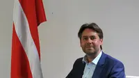 Dubes Denmark untuk Indonesia, Casper Klynge saat wawancara khusus dengan Tim Liputan6.com di Kantor Kedubes Denmark, Wisma Rajawali, Jakarta, Jumat, (18/9/2015). (Liputan6.com/Faisal R Syam)