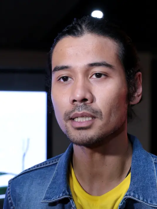 Tidak berusaha untuk menutupi siapa kekasihnya saat ini, Chicco pun tak menampik ketika bicara  soal wanita yang kini sedang dekat dengannya. Hanya saja ia belum ingin memperkenalkan dan menunggu dirinya yakin. (Adrian Putra/Bintang.com)