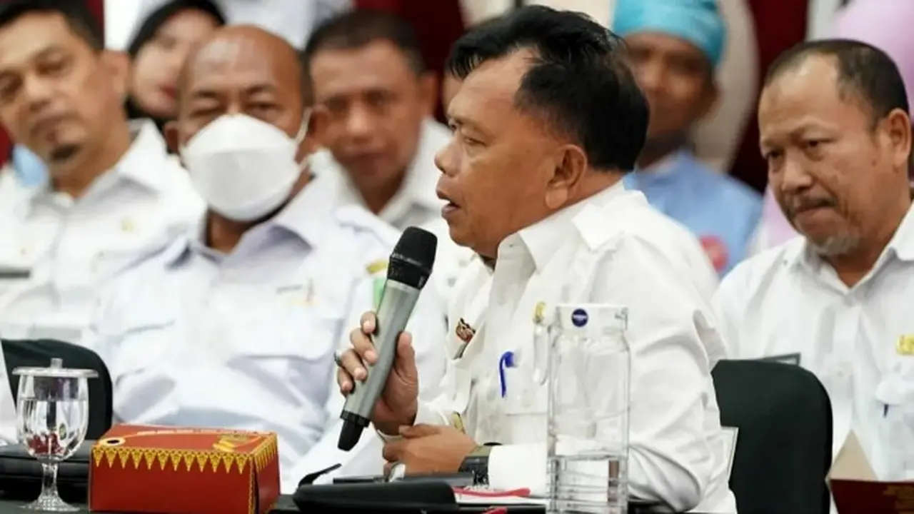 Plt Bupati Kepulauan Meranti H Asmar saat mengeluhkan banyaknya pejabat yang ingin mengundurkan diri karena diperiksa KPK.