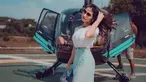 Punya paras cantik, tak heran jika pemilik nama lengkap Prilly Mahatei Latuconsina ini diidolakan banyak orang. Selain itu, ia juga pandai memadukan busana di kesehariannya. Seperti kali ini, Prilly tampil stylish dengan gaya kasual.(Liputan6.com/IG/@prillylatuconsina96)