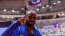 <p>Pesenam Amerika Serikat, Donnell Whittenburg merayakan kemenangan pada nomor gelang-gelang final aparatus putra Kejuaraan Dunia Gimnastik 2025 di Indonesia Arena, Senayan, Jakarta, Jumat (24/10/2025). (Bola.com/Bagaskara Lazuardi)</p>