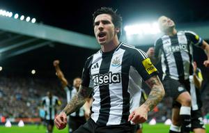 Newcastle United memastikan tempat di semifinal carabao Cup setelah mengalahkan Brentford di St James’ Park pada Kamis (19/12) dini hari WIB. (Owen Humphreys/PA via AP)