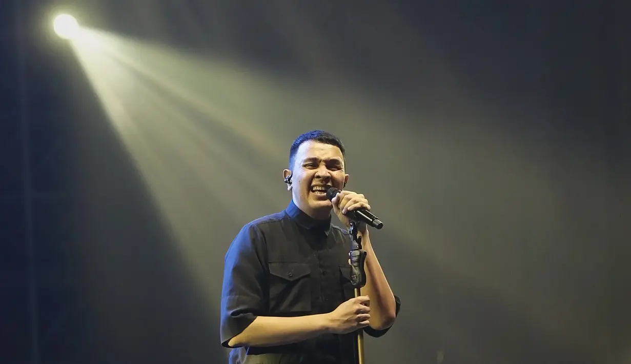 Tulus Konser Sewindu (Bambang E Ros/Fimela.com)