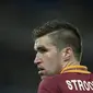 JAGA - Presiden AS Roma, James Pallotta, bertekad menjaga jasa Kevin Strootman. (AFP/ANDREAS SOLARO).