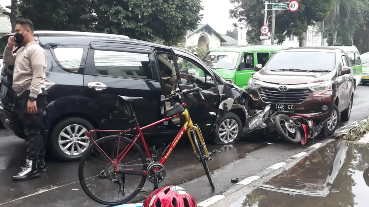 Kecelakaan beruntun