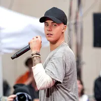 Justin Bieber akan kembali hadir memberikan penampilan mewah untuk para penggemarnya. Akan tampil di American Music Awards, kabarnya Justin akan memberikan Ultimate Performance untuk beliebers. (AFP/Bintang.com)