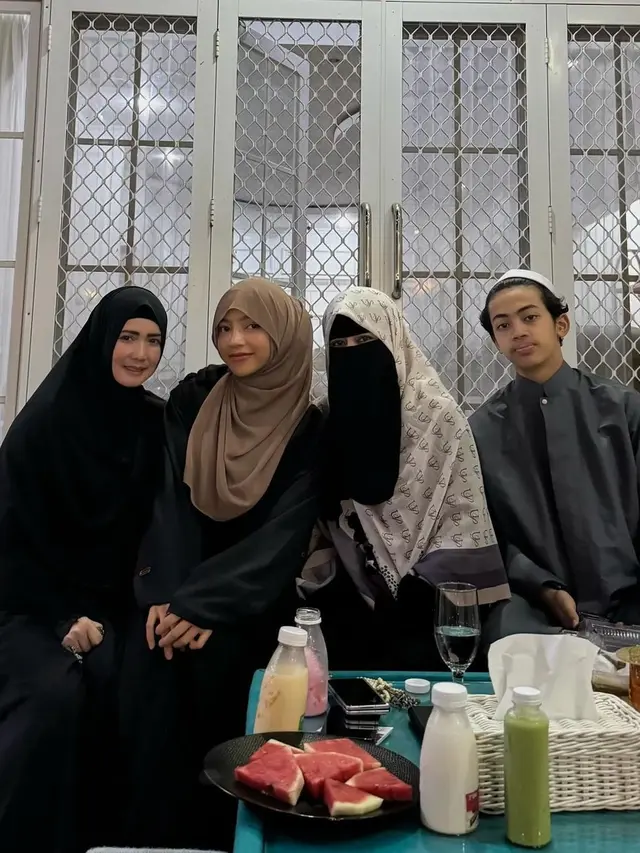 Oklin Fia dan Umi Pipik