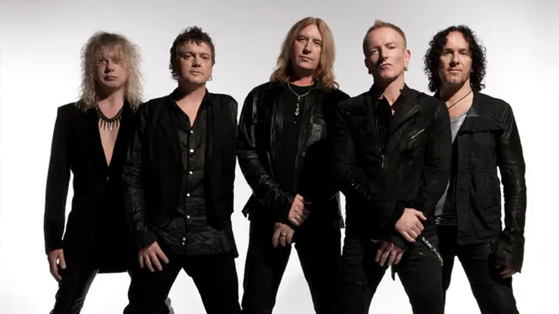 def-leppard-131226b.jpg