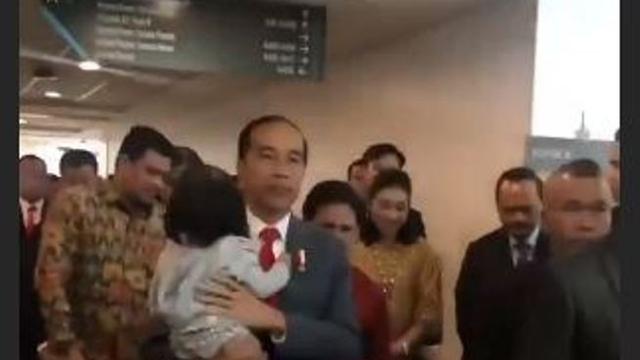 Wisuda Kaesang Pangarep dihadiri Jokowi (Foto: Instagram/@janethesss)