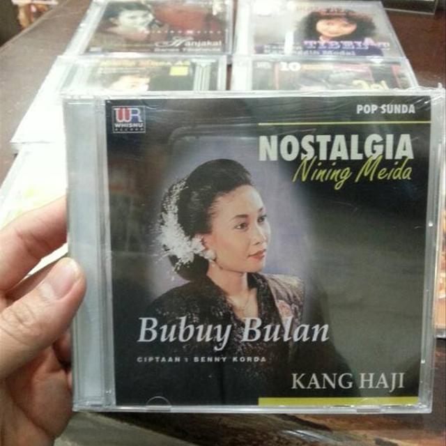 Daftar Harga Album Bubuy Bulan Bulan Februari 2021 Terbaru Download lagu bubuy bulan mp3 () dapat kamu download secara gratis di metrolagu. album bubuy bulan bulan februari 2021