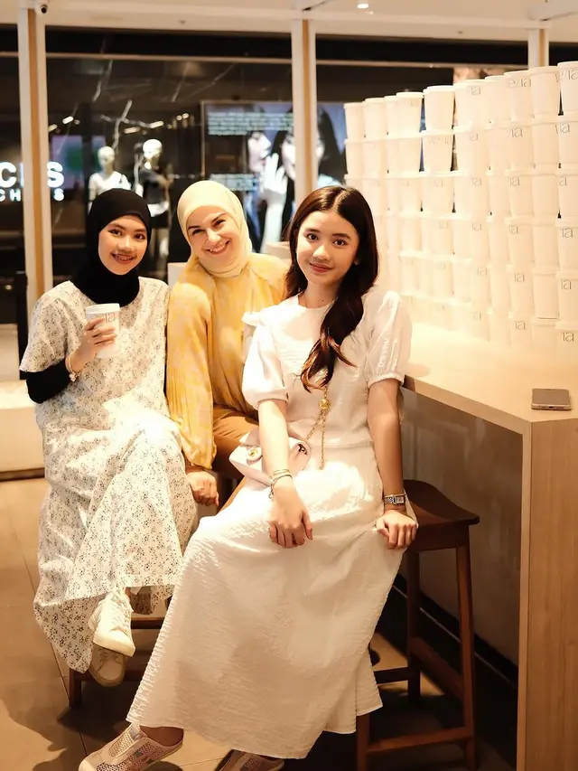 6 Potret Kebersamaan Irish Bella dan Dua Putri Sambungnya di Bangkok, Bak Sahabat