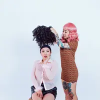 Cara memakai wig agar terlihat natural (foto: PExels/RDNE Stock project)