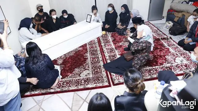 8 Potret Kedatangan Jenazah Vanessa Angel dan Bibi Ardiansyah di Rumah Duka