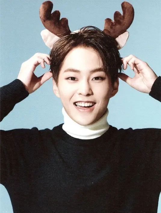 Xiumin mengaku jika dirinya ingin membalas semua cinta yang diberikan oleh penggemarnya. Ia berjanji akan terus bekerja keras agar dirinya lebih baik lagi. (Foto: pinterest.com)