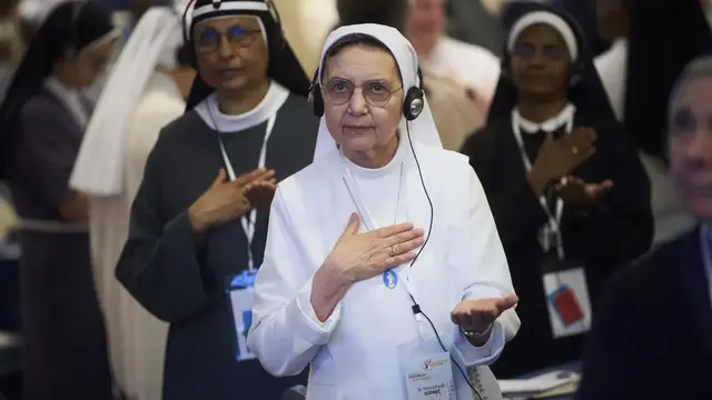 Hampir 900 pemimpin ordo religius perempuan berkumpul di Roma. (AP/Alessandra Tarantino)