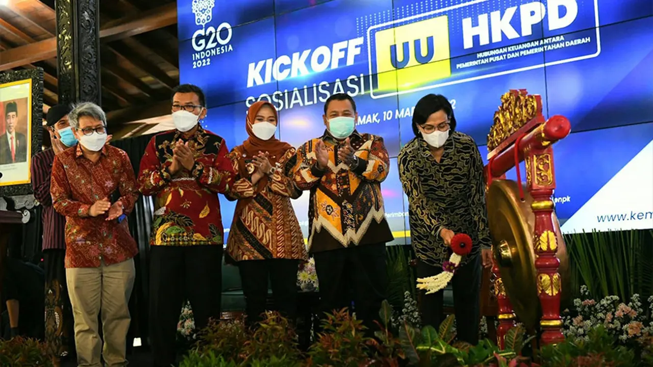Menteri Keuangan Sri Mulyani menghadiri Kick Off Sosialisasi UU HKPD di Demak, Kamis (10/3/2022)
