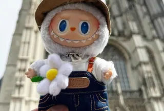 Boneka Labubu yang viral gara-gara Lisa BLACKPINK. (dok. Instagram @kasinglung/https://www.instagram.com/p/C6luLMxilWY/)