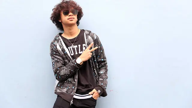 [Bintang] Bastian Steel