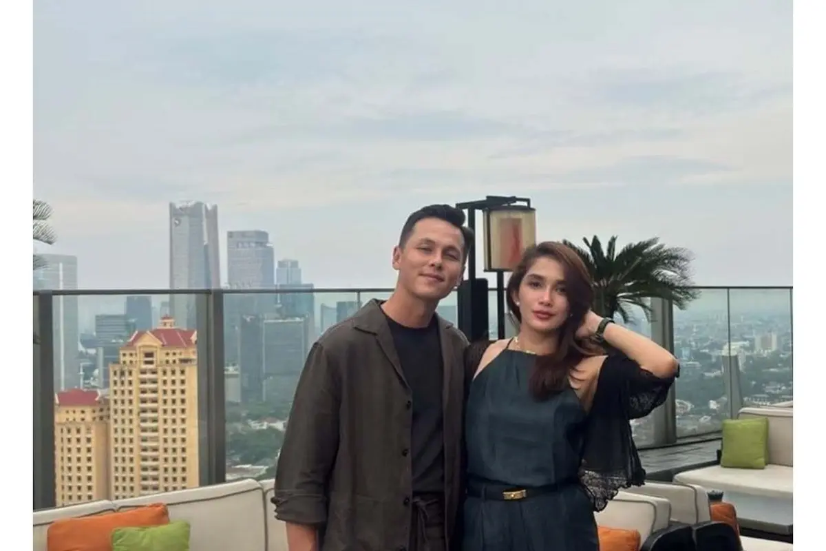 6 Potret Perayaan Ultah Ussy Sulistiawaty ke-45, Intimate Bersama Keluarga