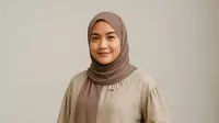 Blouse dan Kulot Nuansa Earth Tone, Rahasia Tampil Menawan dengan Hijab Sederhana